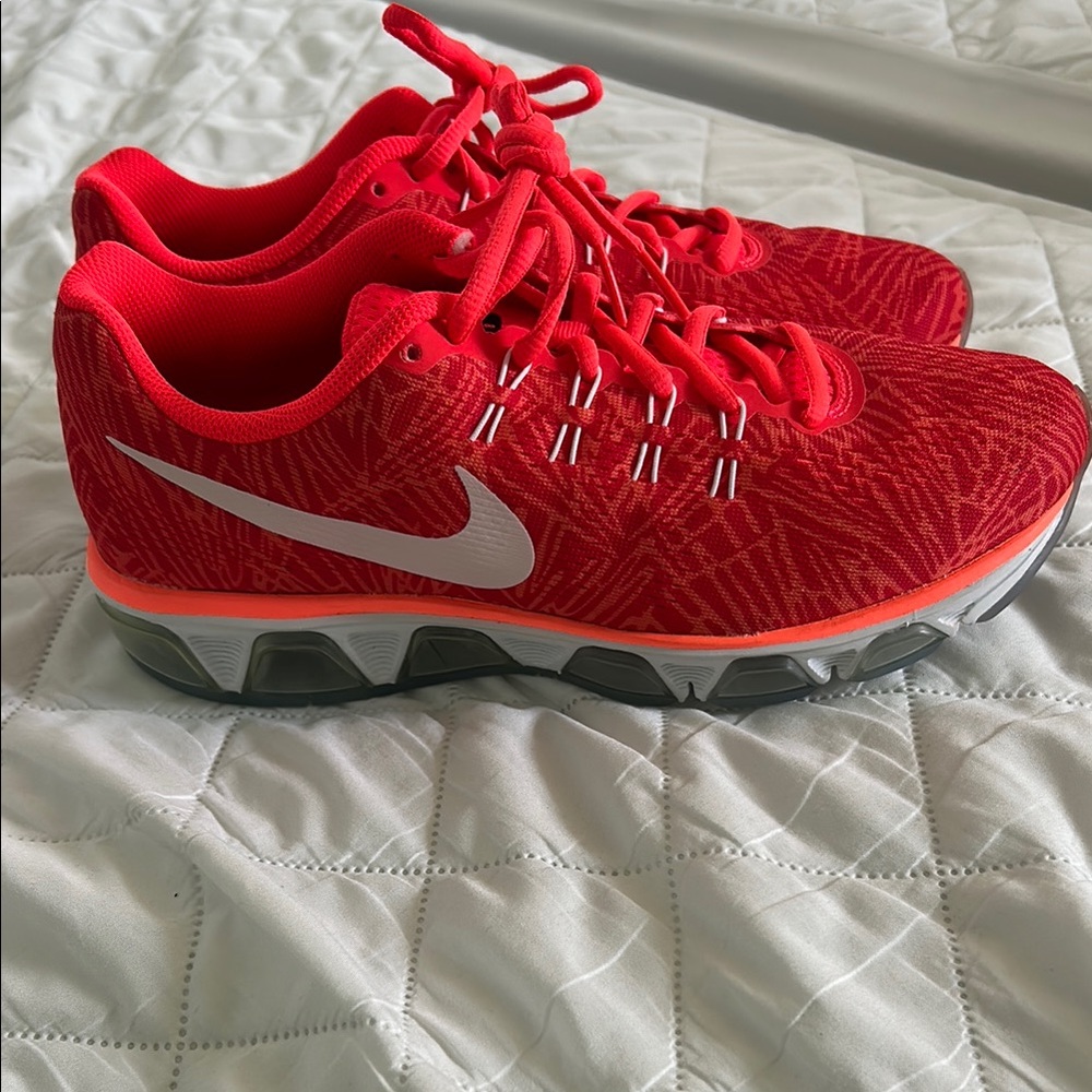 Nike Tailwind 8